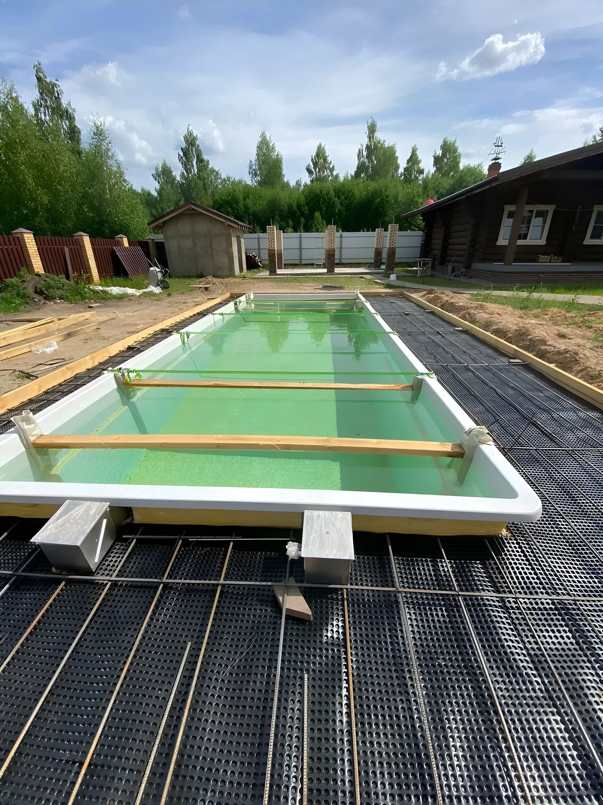 Laguna 9 — вечернее освещение в Нефтеюганске